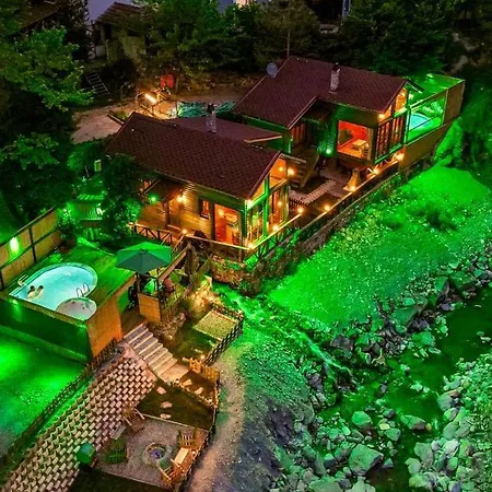 Doga Su Minimal Evler